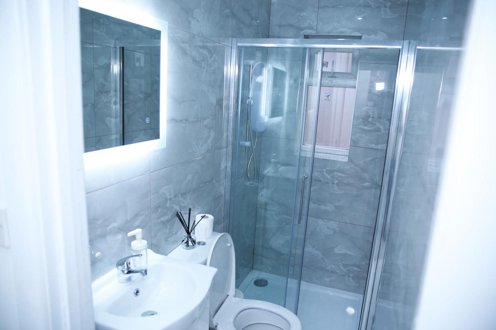 Ferienwohnung Harrow Luxury Flat With Free Parking. London Exterior foto
